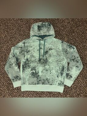 Nike Men’s Sportswear Club Fleece Tie-Dye Camo Pullover Hoodie - MEDIUM
